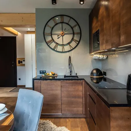 Pod Skocznia Aparthotel 4*