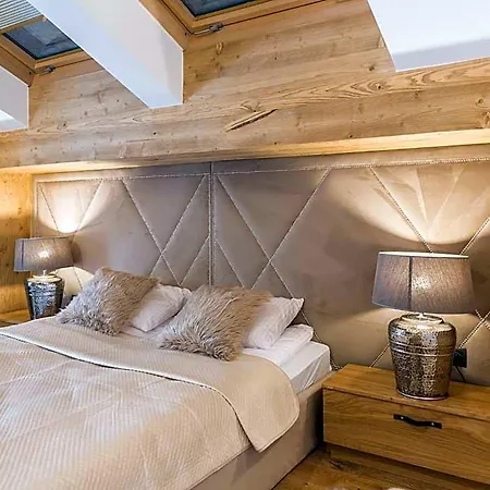 Pod Skocznia Apartmanhotel 4*